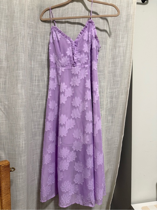 Astr Dresses & Skirts - ASTR the label Lavender Floral Midi Dress